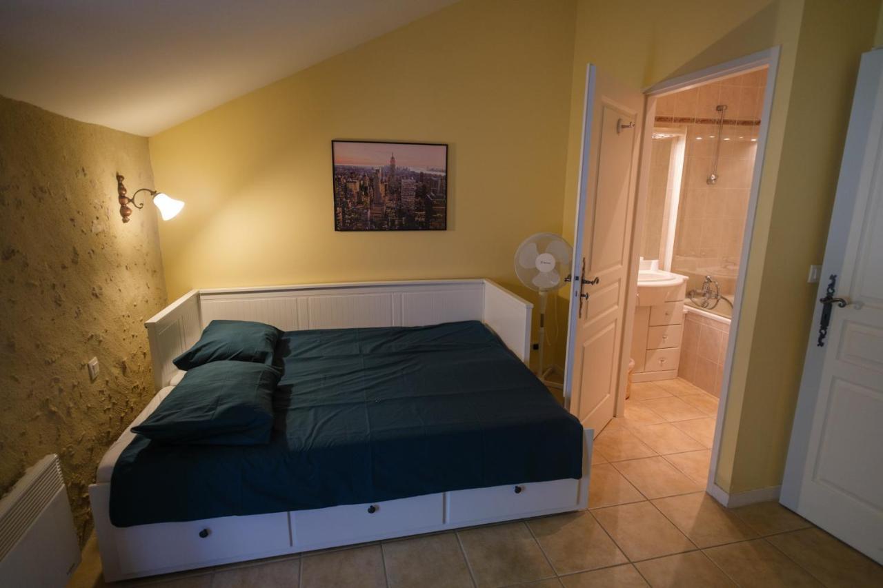 Gites Le Mathelin Lamothe-Montravel Exterior foto